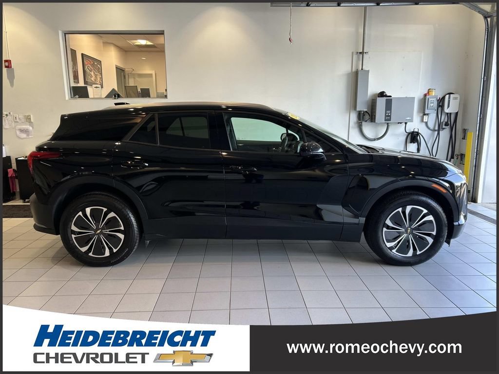 Used 2024 Chevrolet Blazer EV LT AWD/4WD image 2