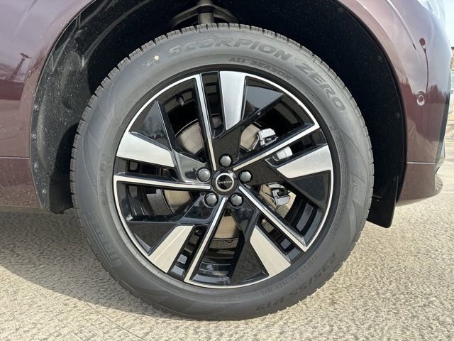 New 2026 Volvo XC60 B5 Plus w/ Protection Package Premier image 9