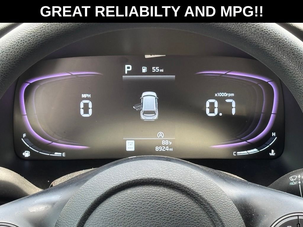 Used 2025 Kia Soul LX FWD image 3