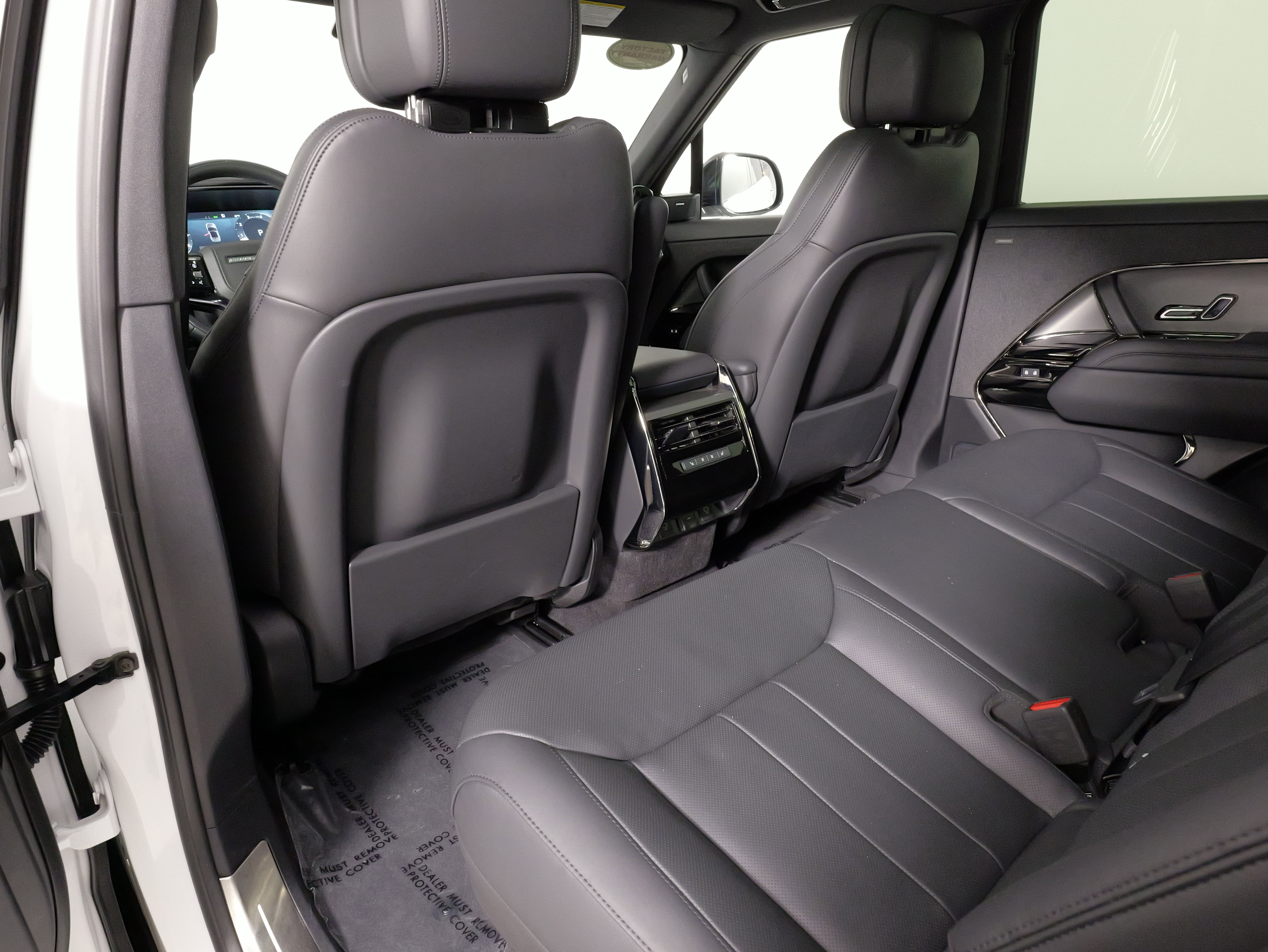 Used 2025 Land Rover Range Rover Sport SE image 33