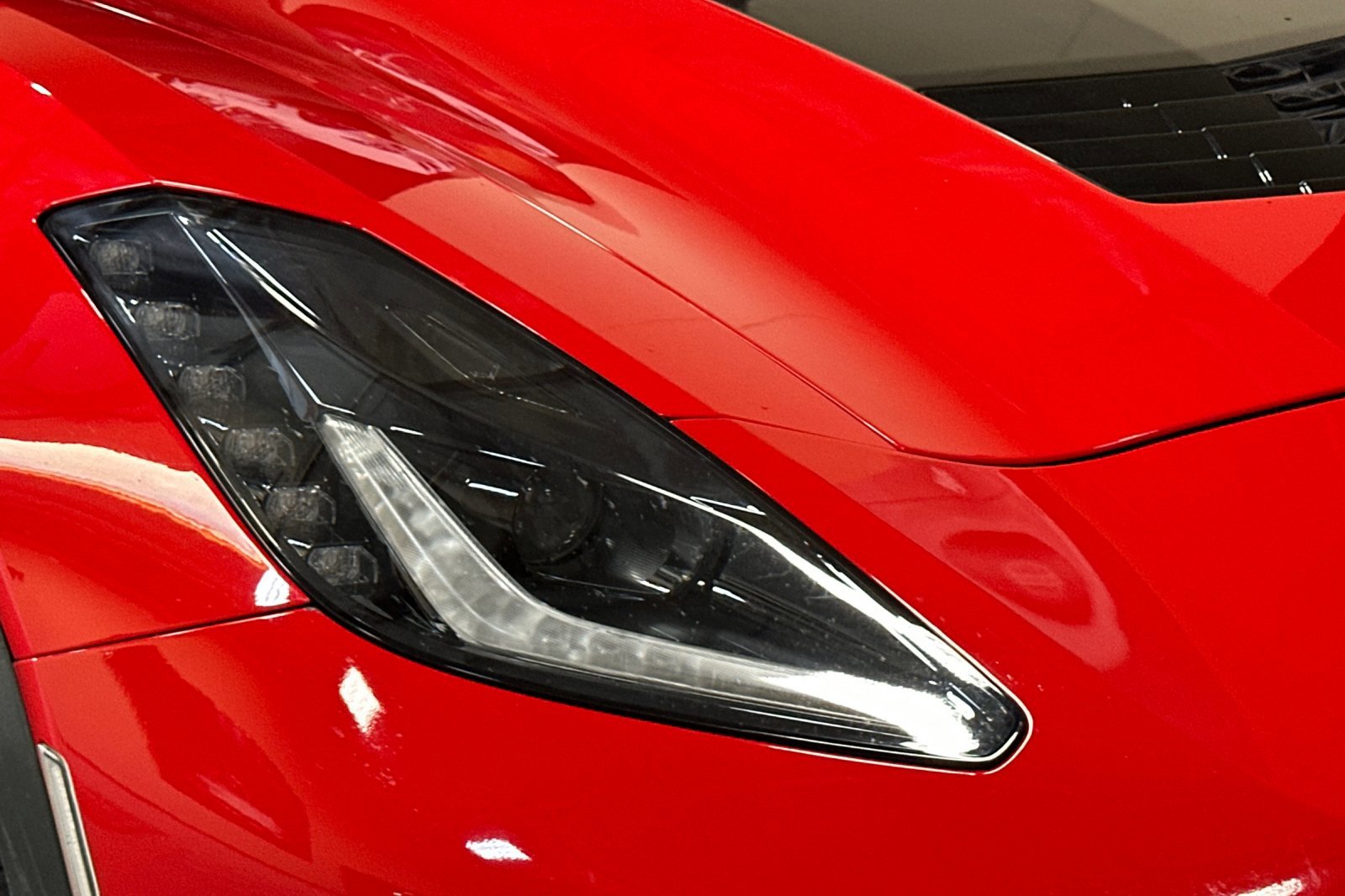 Used 2019 Chevrolet Corvette Grand Sport w/ Carbon Flash Badge Package image 44