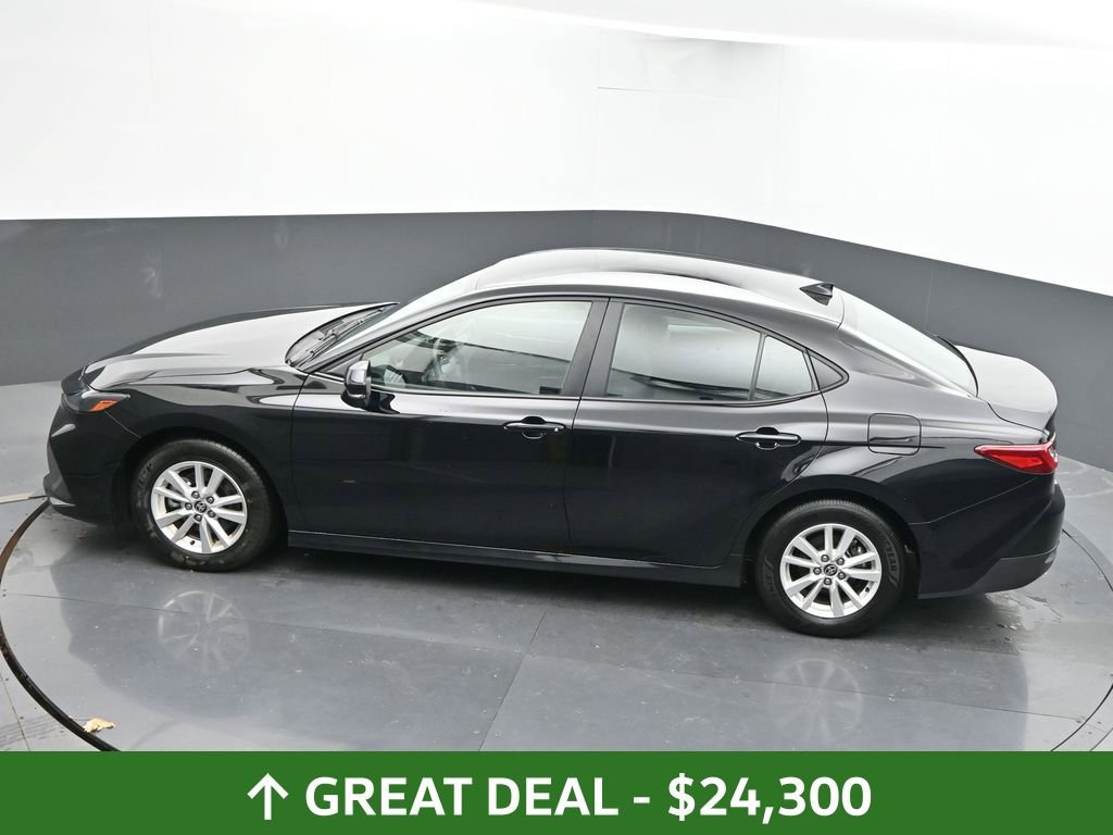 Used 2025 Toyota Camry LE image 37