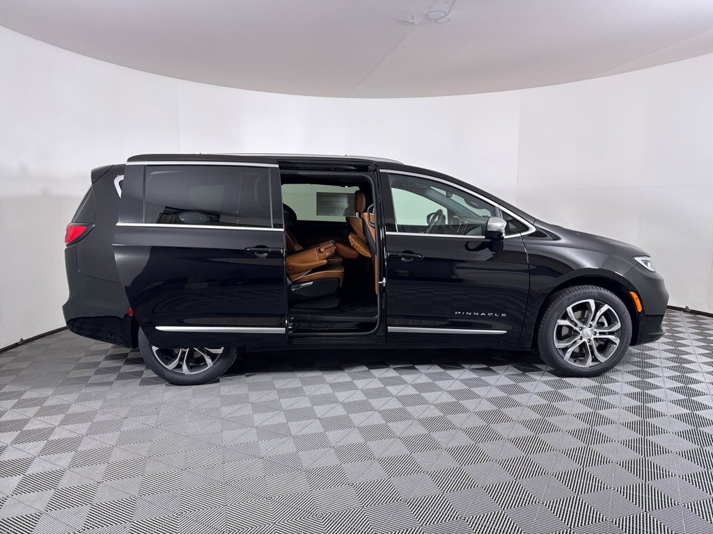New 2026 Chrysler Pacifica Pinnacle image 7