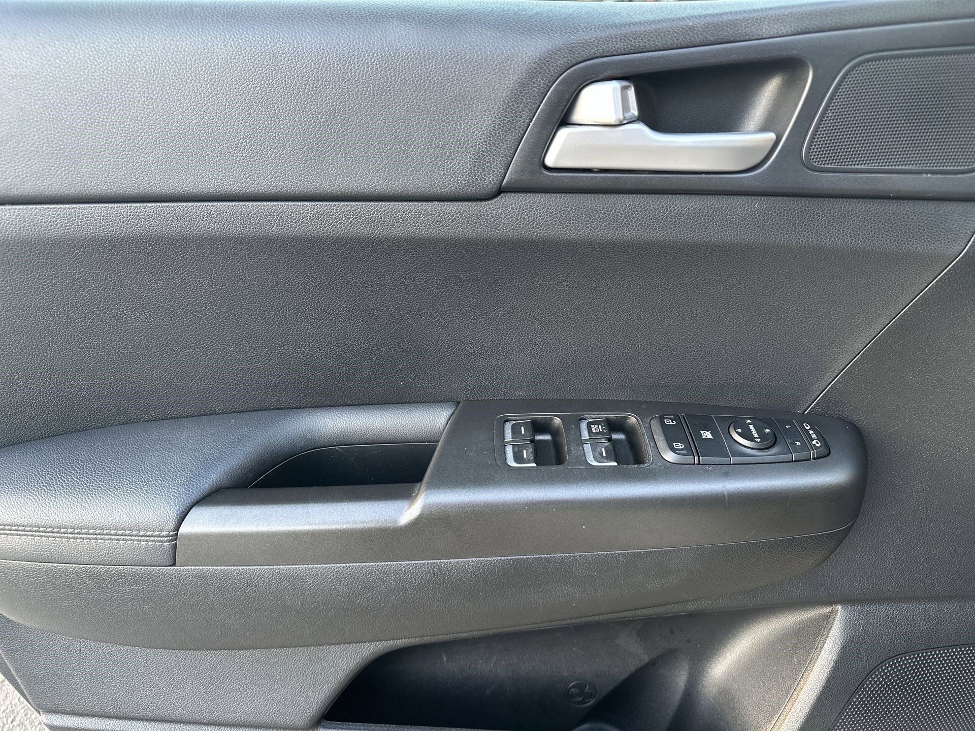 Used 2020 Kia Sportage LX w/ LX Popular Package image 28