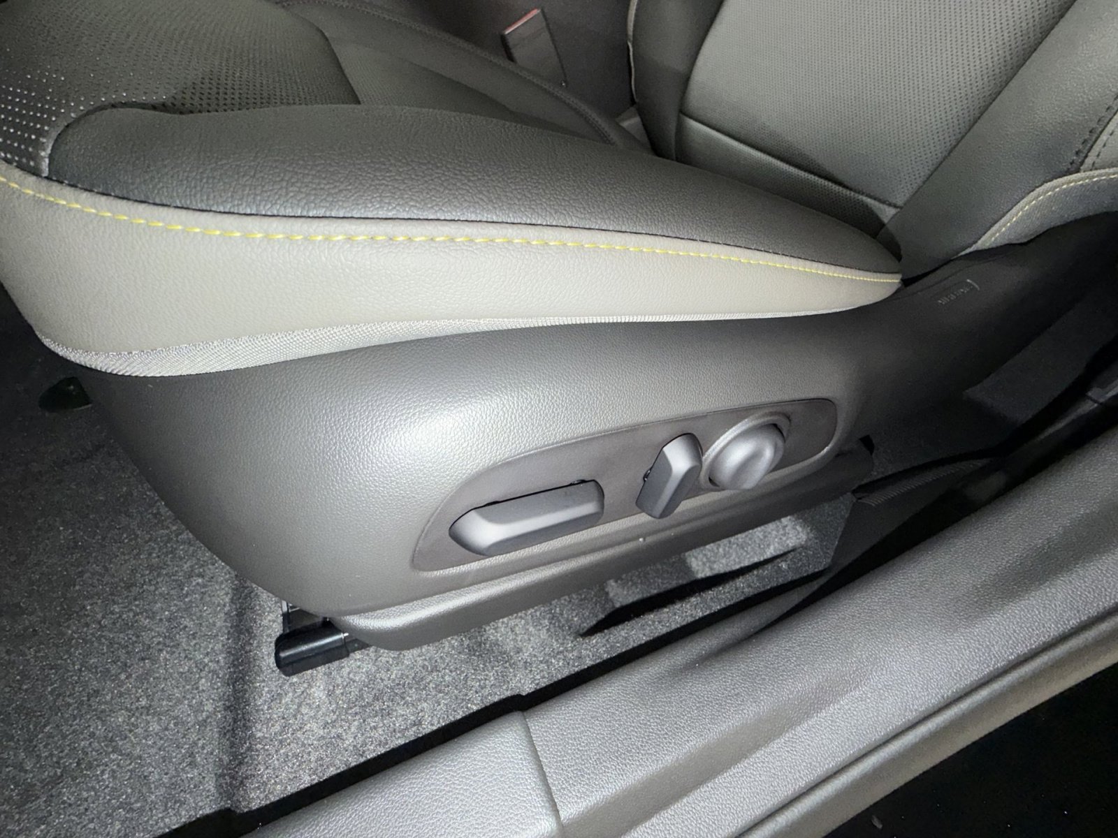 New 2026 Chevrolet Trax ACTIV w/ Sunroof Package image 14