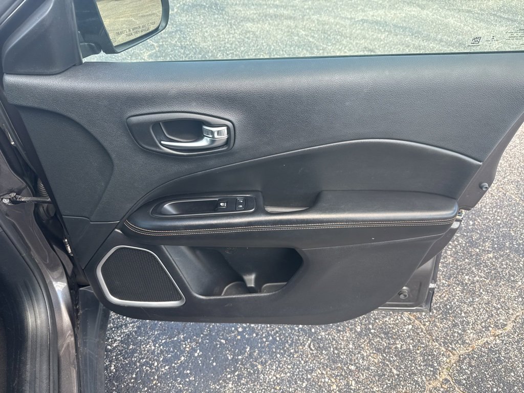 Used 2020 Jeep Compass Limited image 11