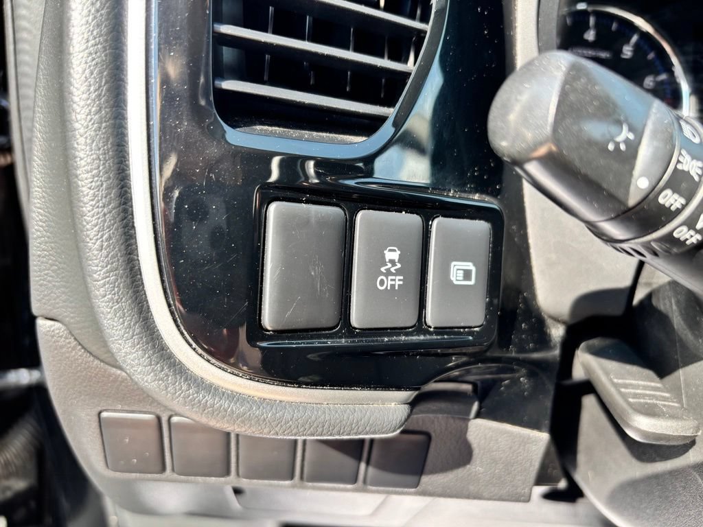 Used 2019 Mitsubishi Outlander FWD image 10