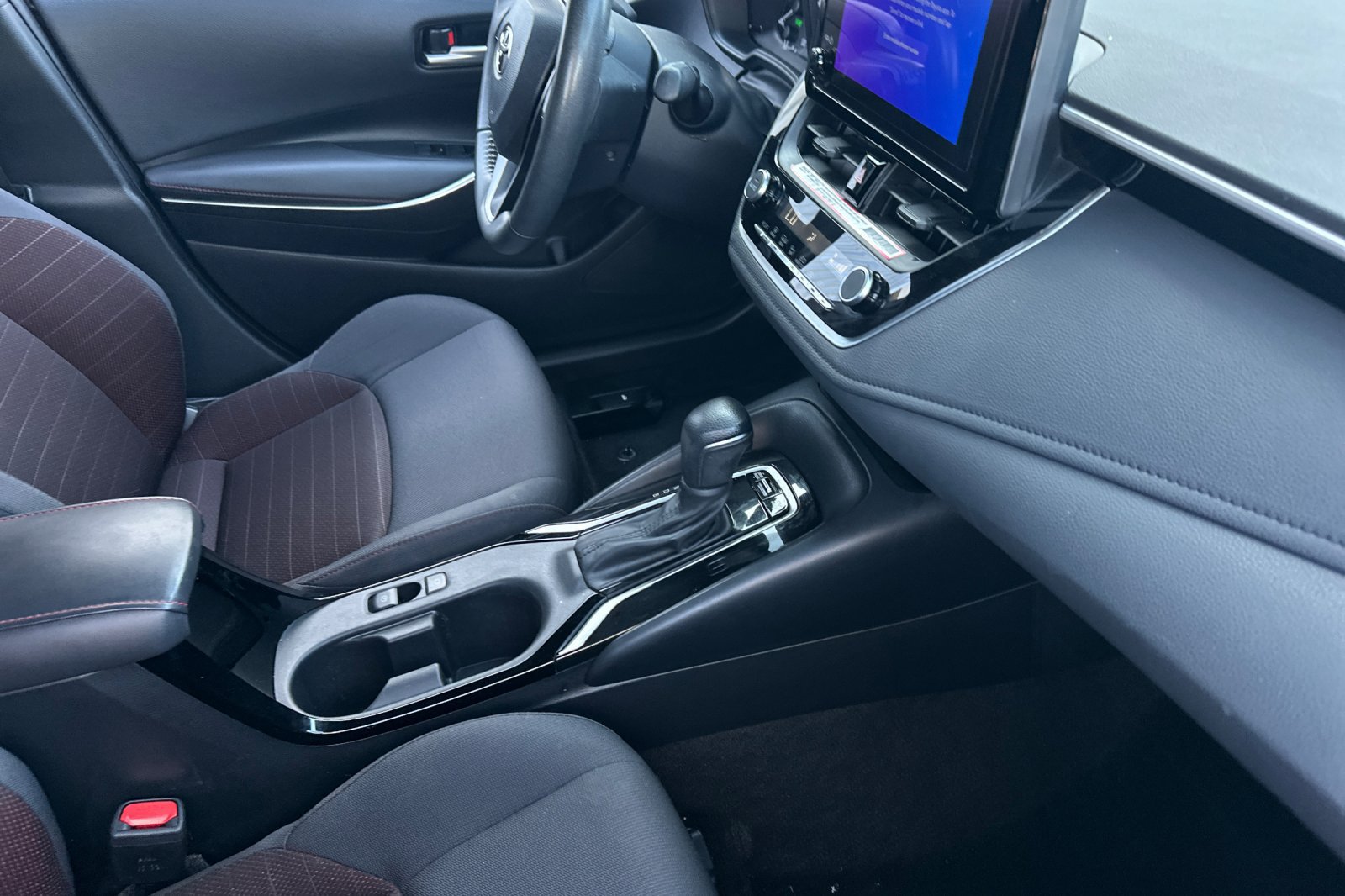Certified 2024 Toyota Corolla SE FWD image 15