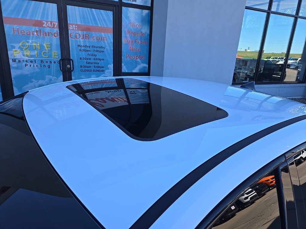 Used 2022 Hyundai Elantra N w/ Preferred Accessory Package image 17