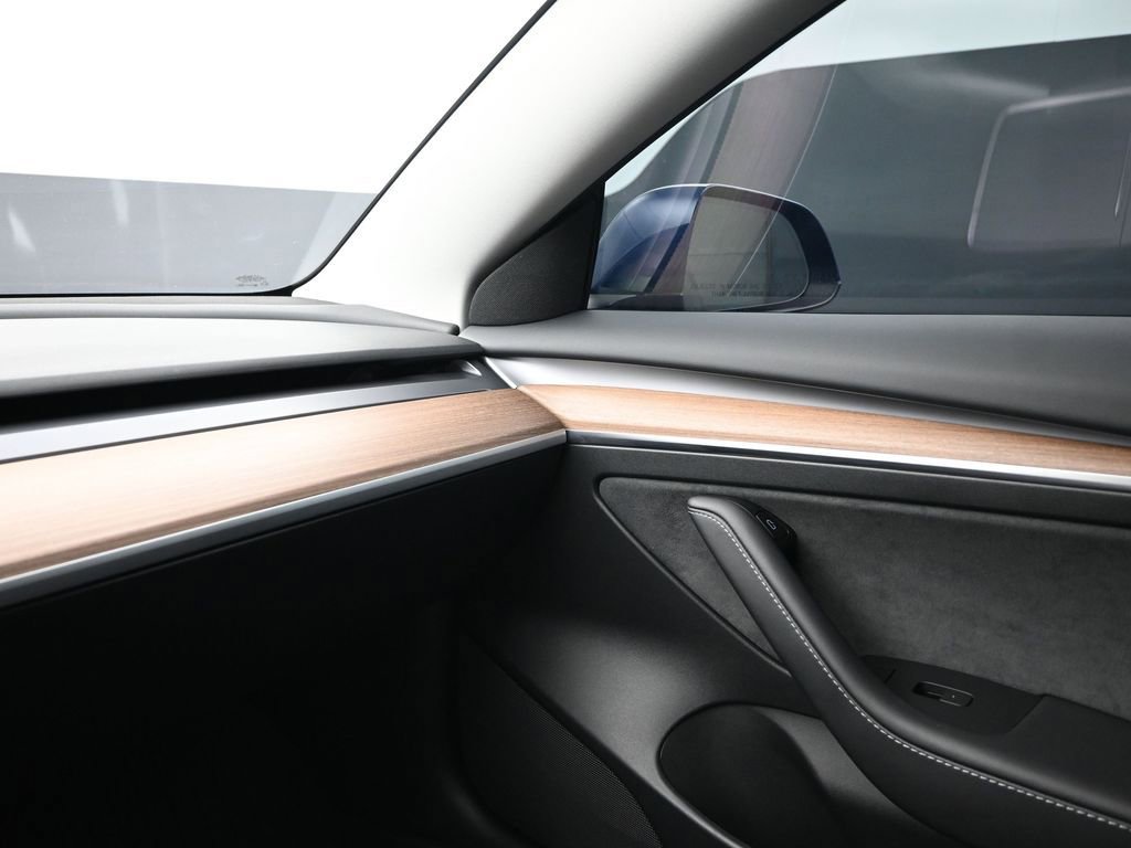 Used 2023 Tesla Model 3 Standard Range image 14