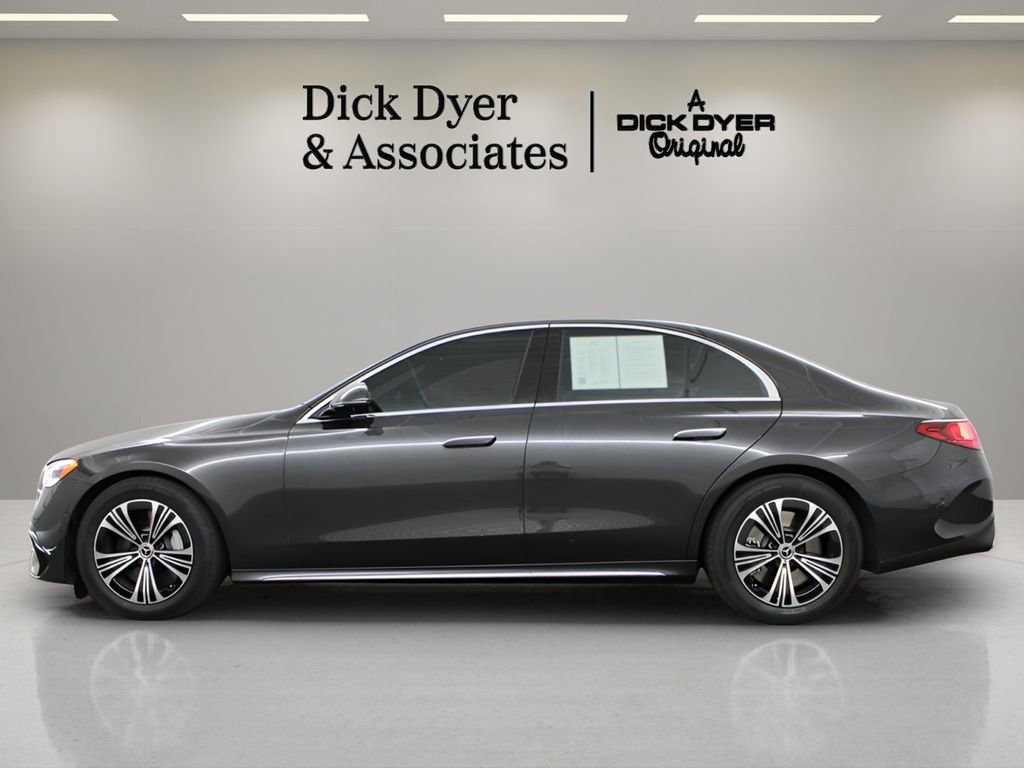 Used 2025 Mercedes-Benz E 450 4MATIC Sedan image 5