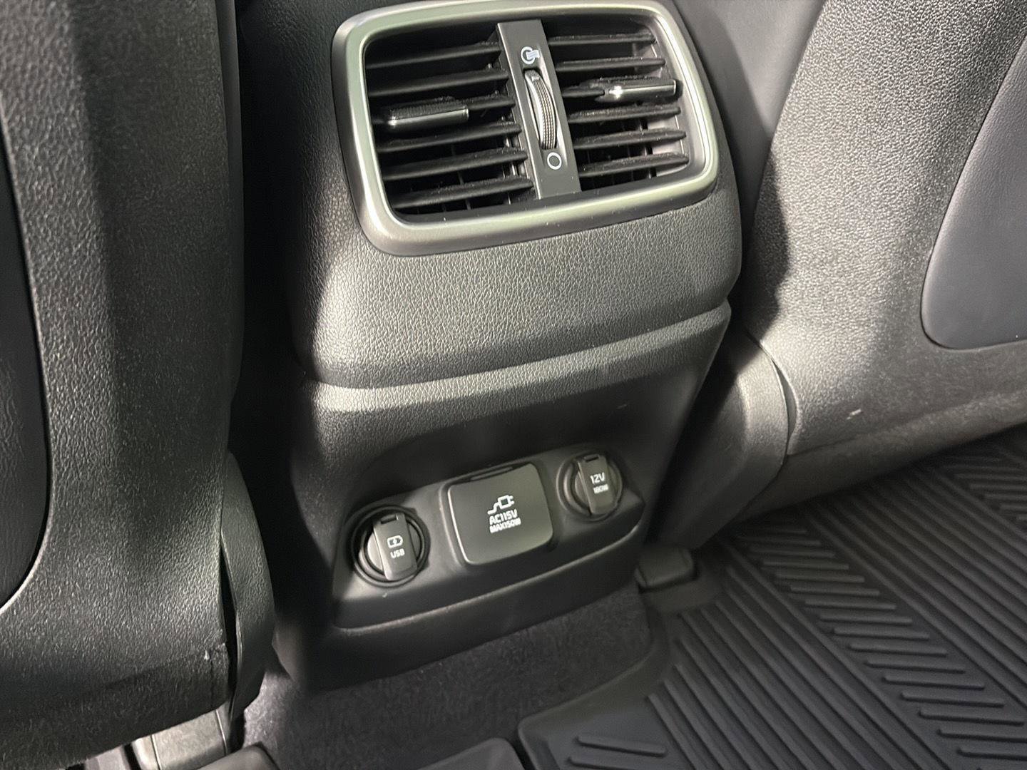 Used 2019 Kia Sorento SX image 44