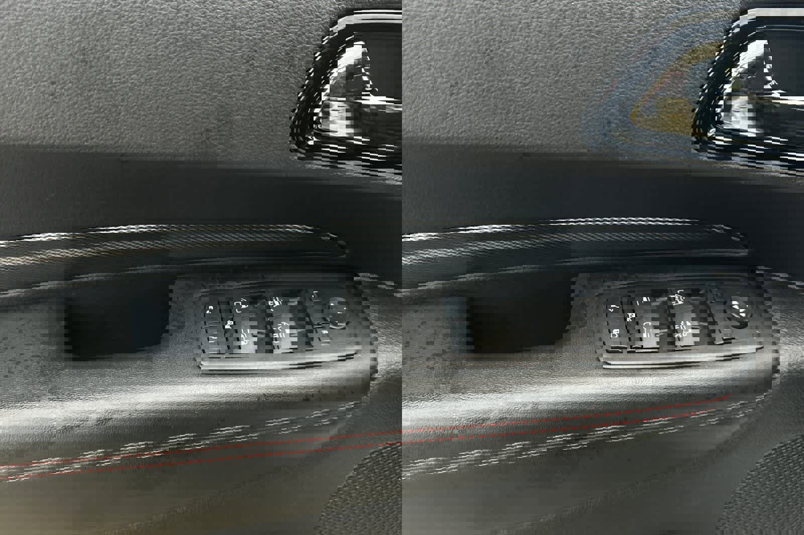 Used 2024 Dodge Durango GT image 13