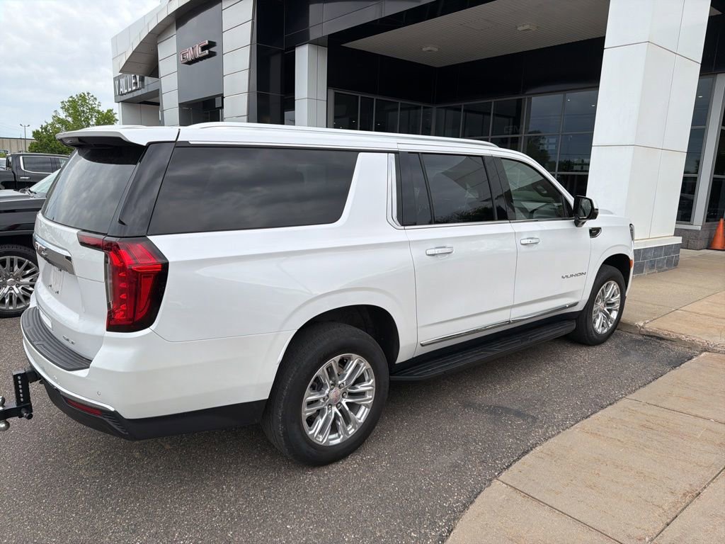 Used 2023 GMC Yukon XL SLT w/ SLT Premium Package AWD/4WD image 5