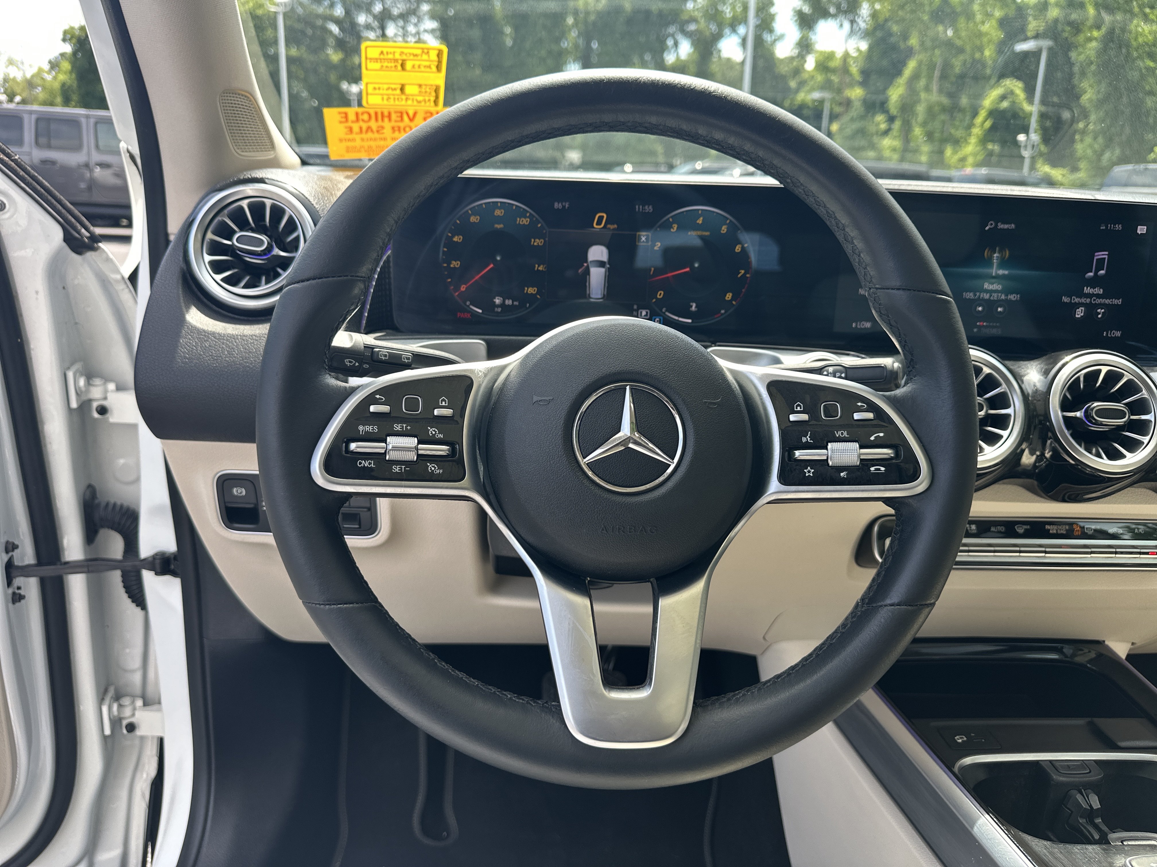 Used 2022 Mercedes-Benz GLB 250 4MATIC image 25