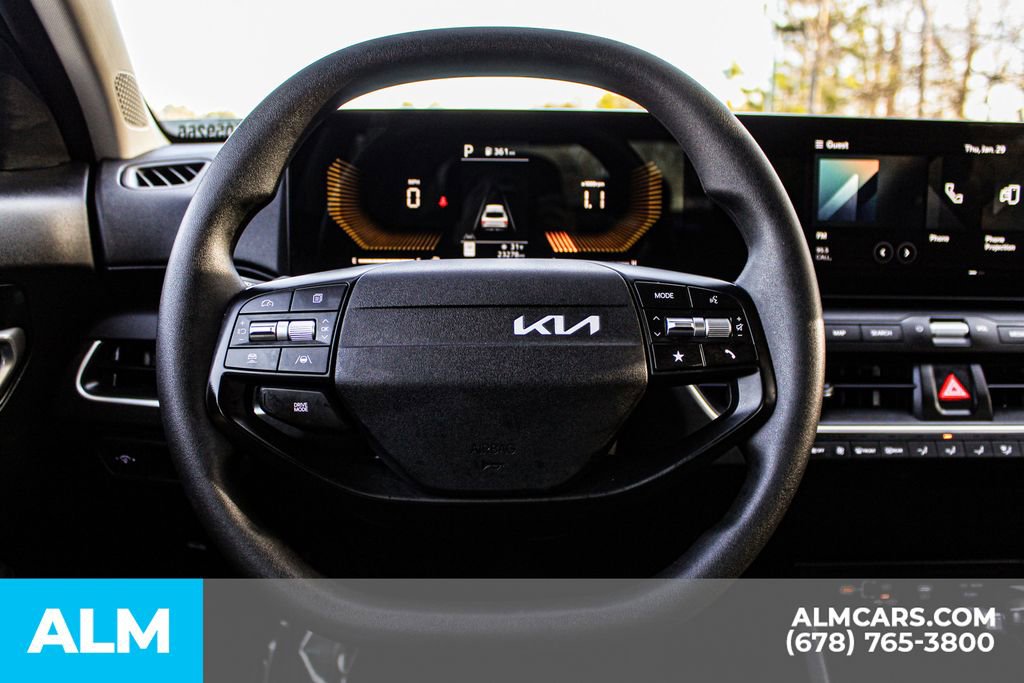 Used 2025 Kia K4 LXS image 24