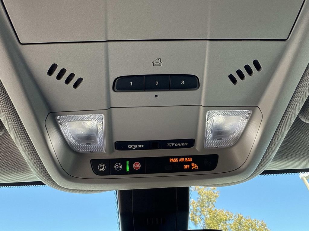 Used 2024 GMC Terrain SLT image 45