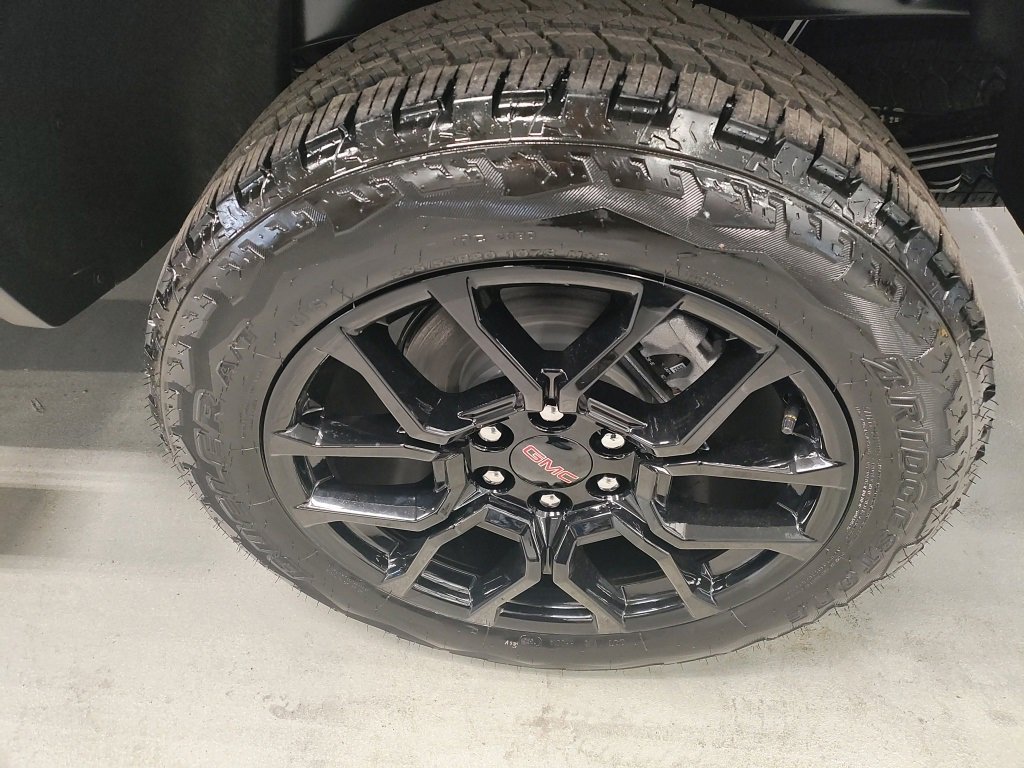 New 2026 GMC Canyon AT4 w/ Technology Plus Package image 17