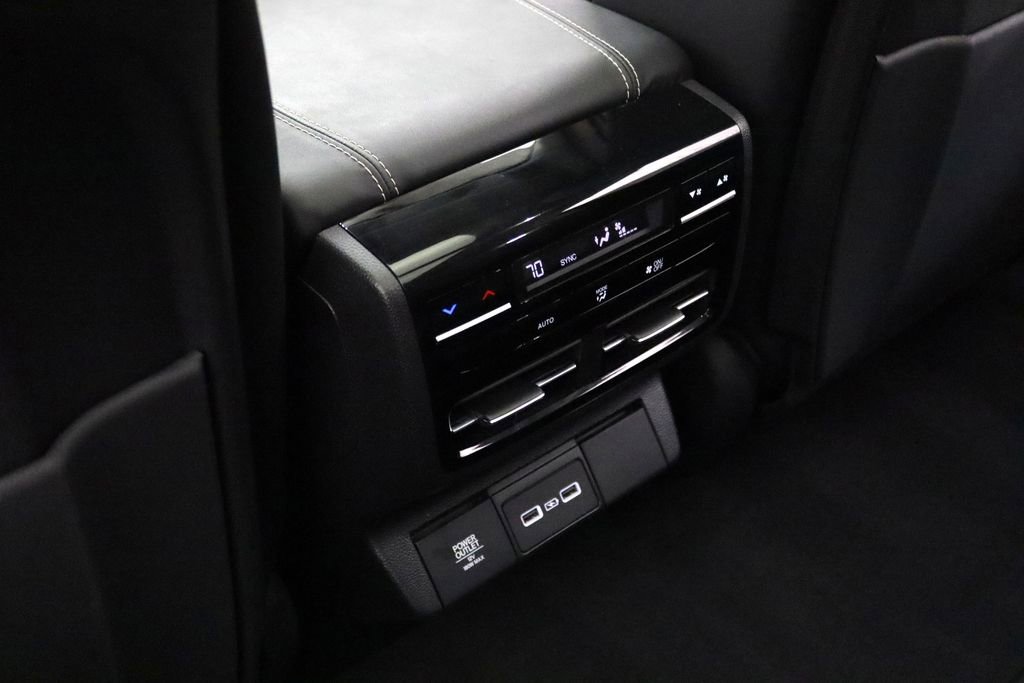 Used 2024 Acura MDX SH-AWD w/ Technology Package image 12