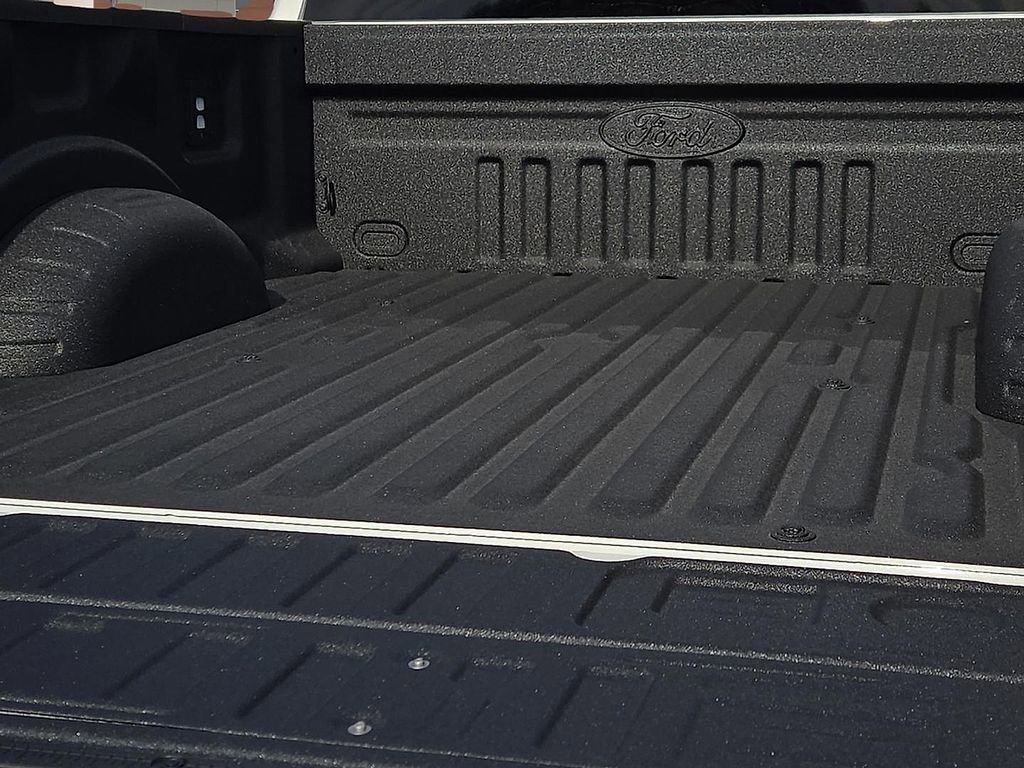 New 2026 Ford F250 Lariat w/ Black Appearance Package image 8