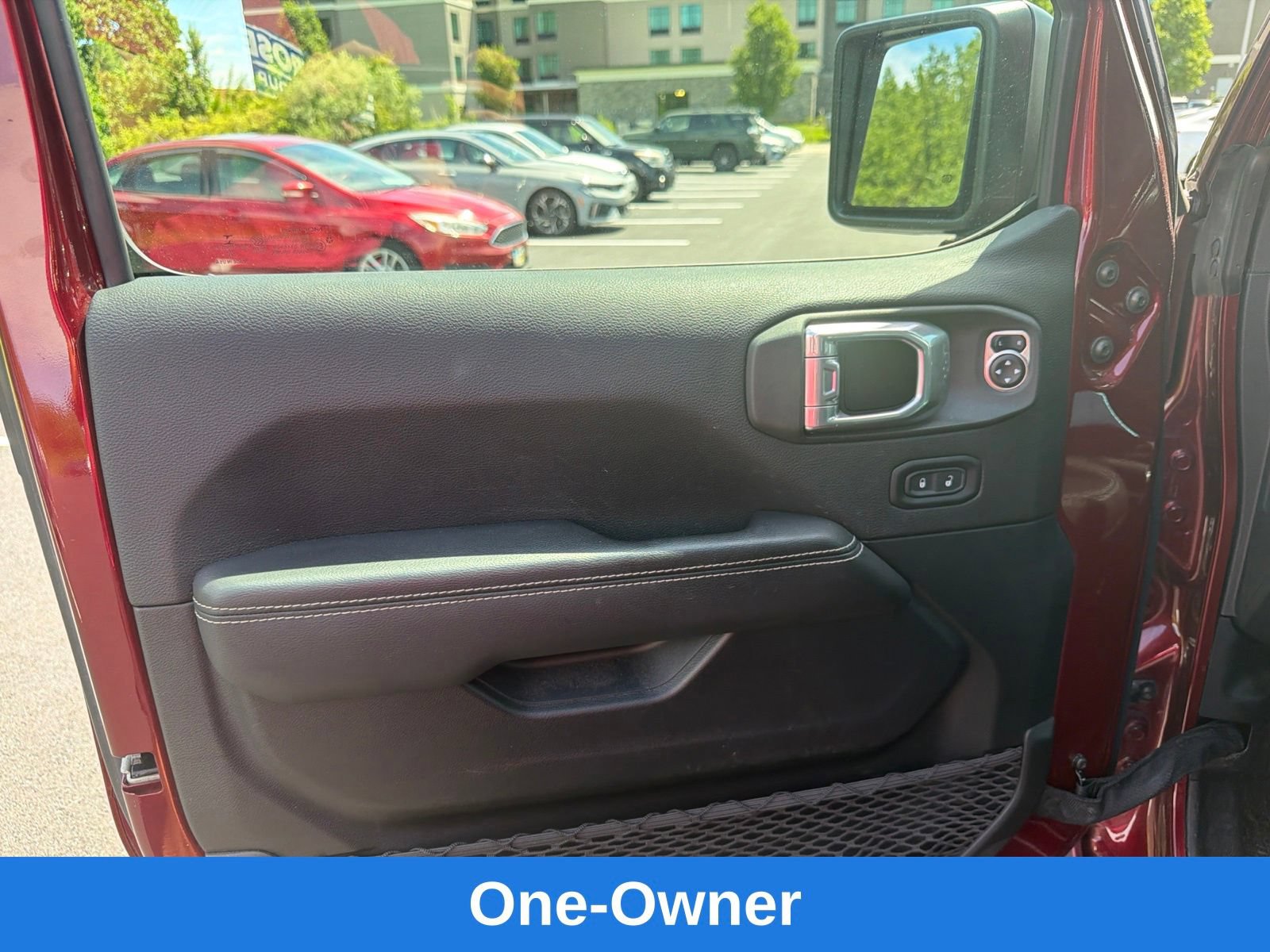 Used 2021 Jeep Gladiator Overland AWD/4WD image 11