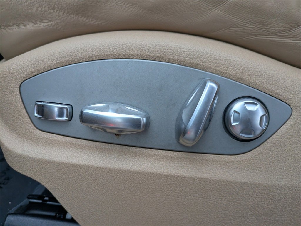 Used 2019 Porsche Macan Base w/ Premium Package Plus image 24