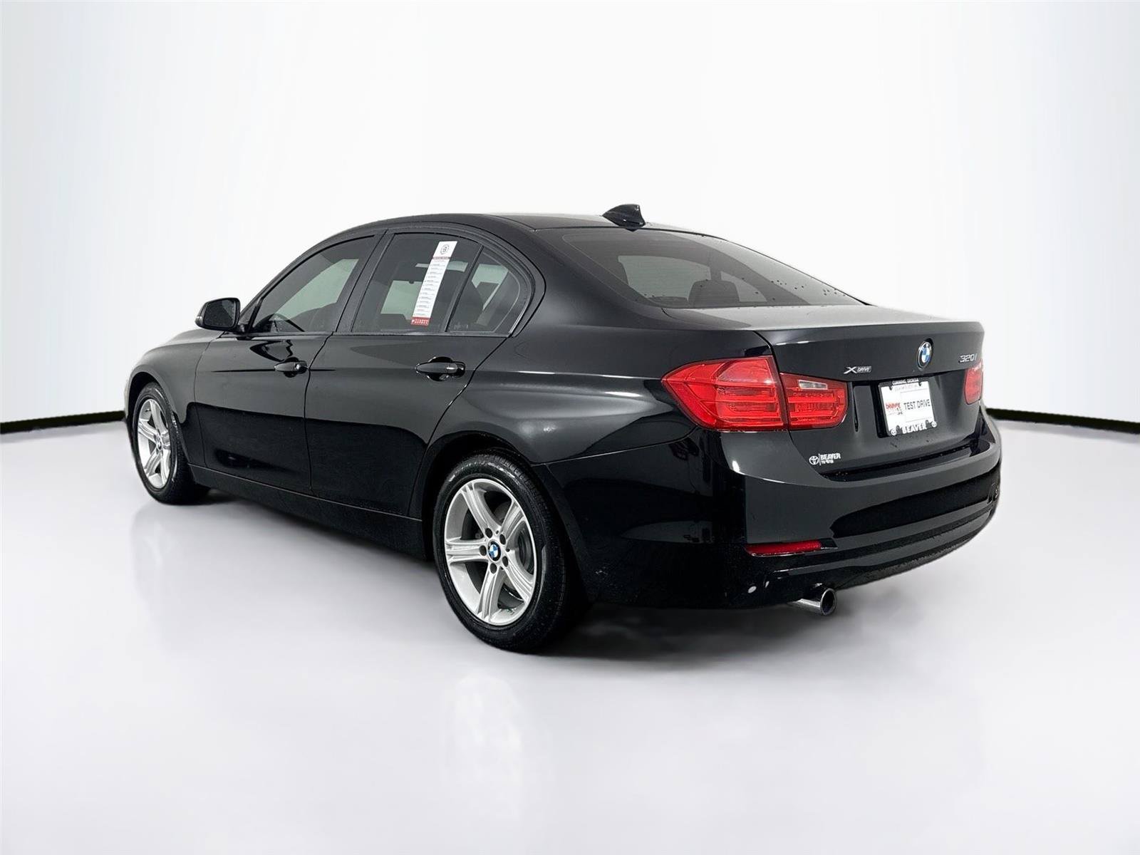 Used 2015 BMW 320i xDrive Sedan AWD/4WD image 12