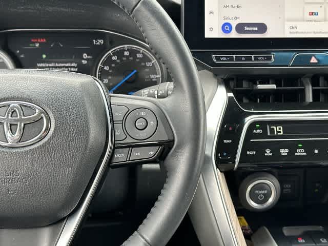 Used 2023 Toyota Venza XLE AWD/4WD image 9