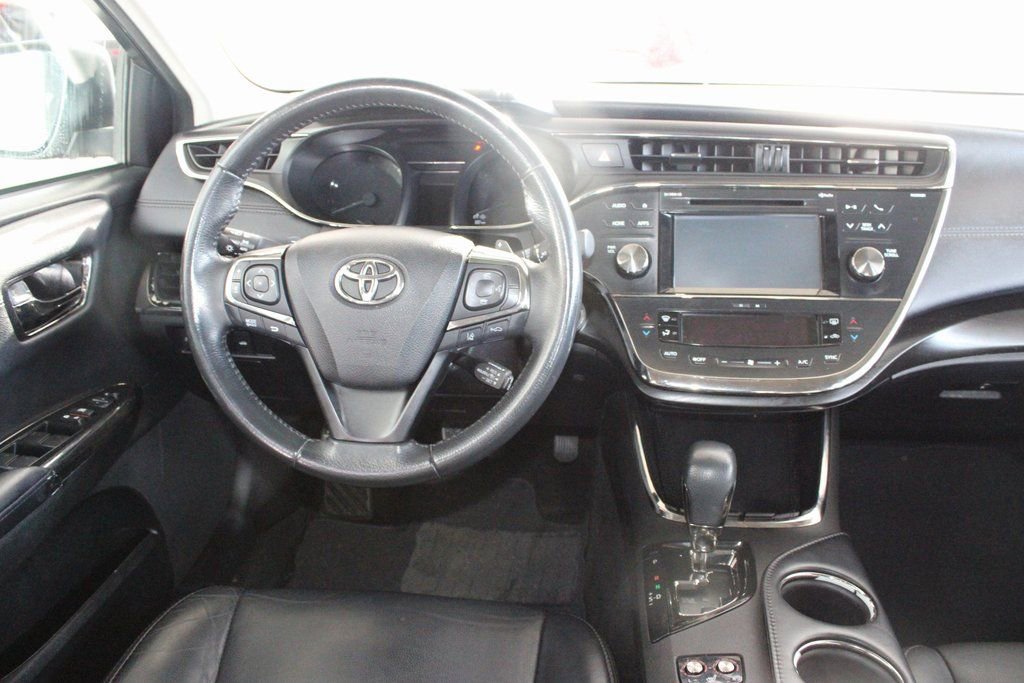 Used 2017 Toyota Avalon XLE image 24