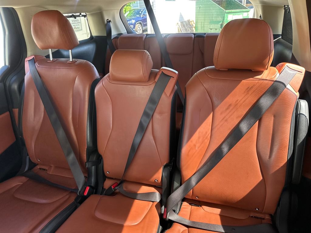 Used 2025 Kia Carnival SX image 19