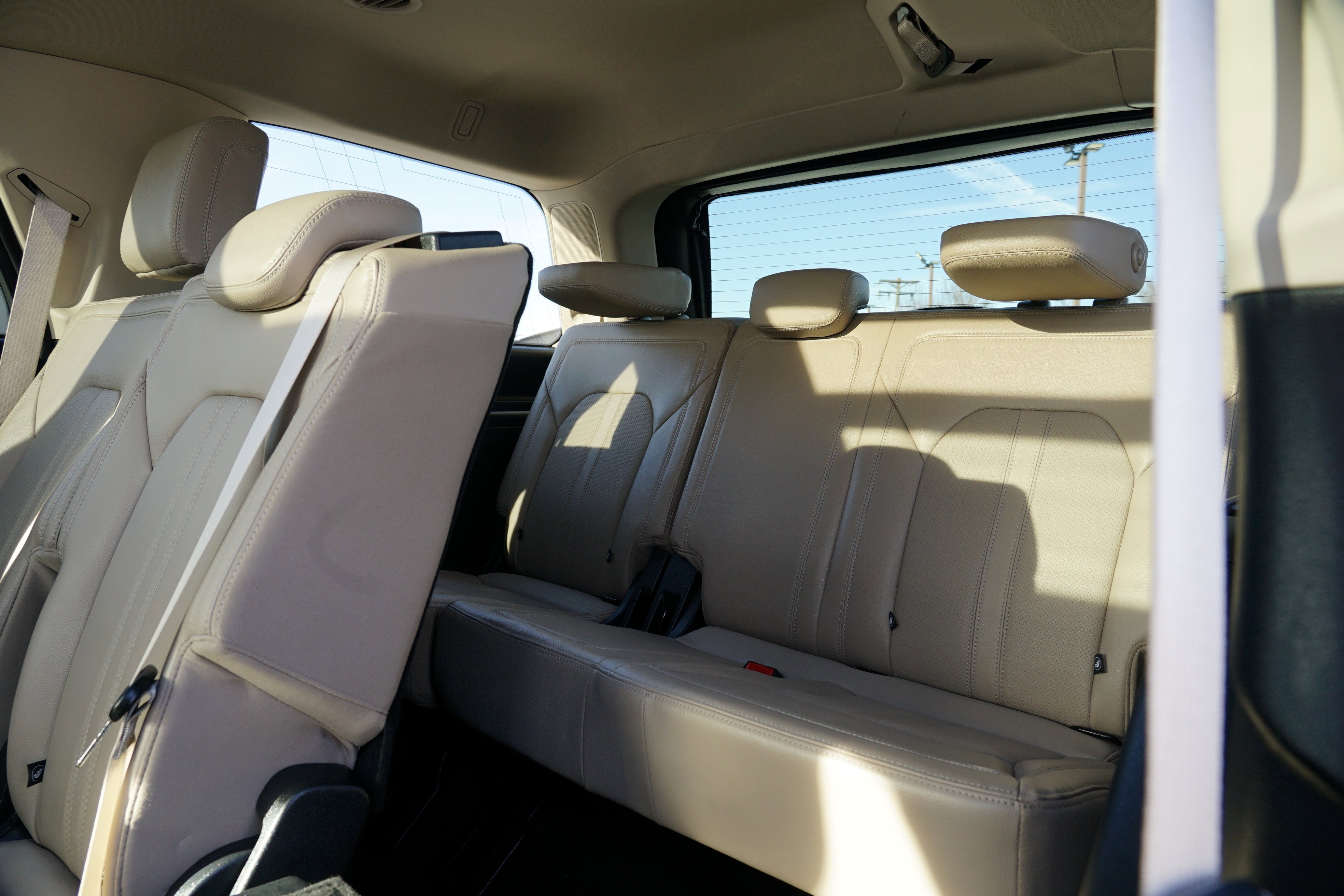 Used 2022 Ford Expedition Limited image 30