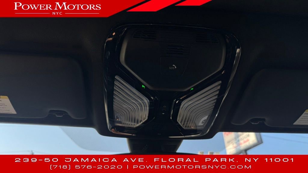 Used 2024 BMW 330i xDrive Sedan w/ Convenience Package image 40