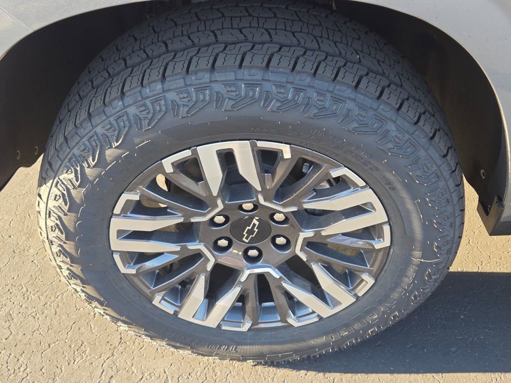 New 2026 Chevrolet Suburban Z71 w/ Z71 Off-Road Package image 5