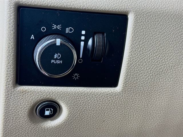 Used 2017 Jeep Grand Cherokee Limited AWD/4WD image 13
