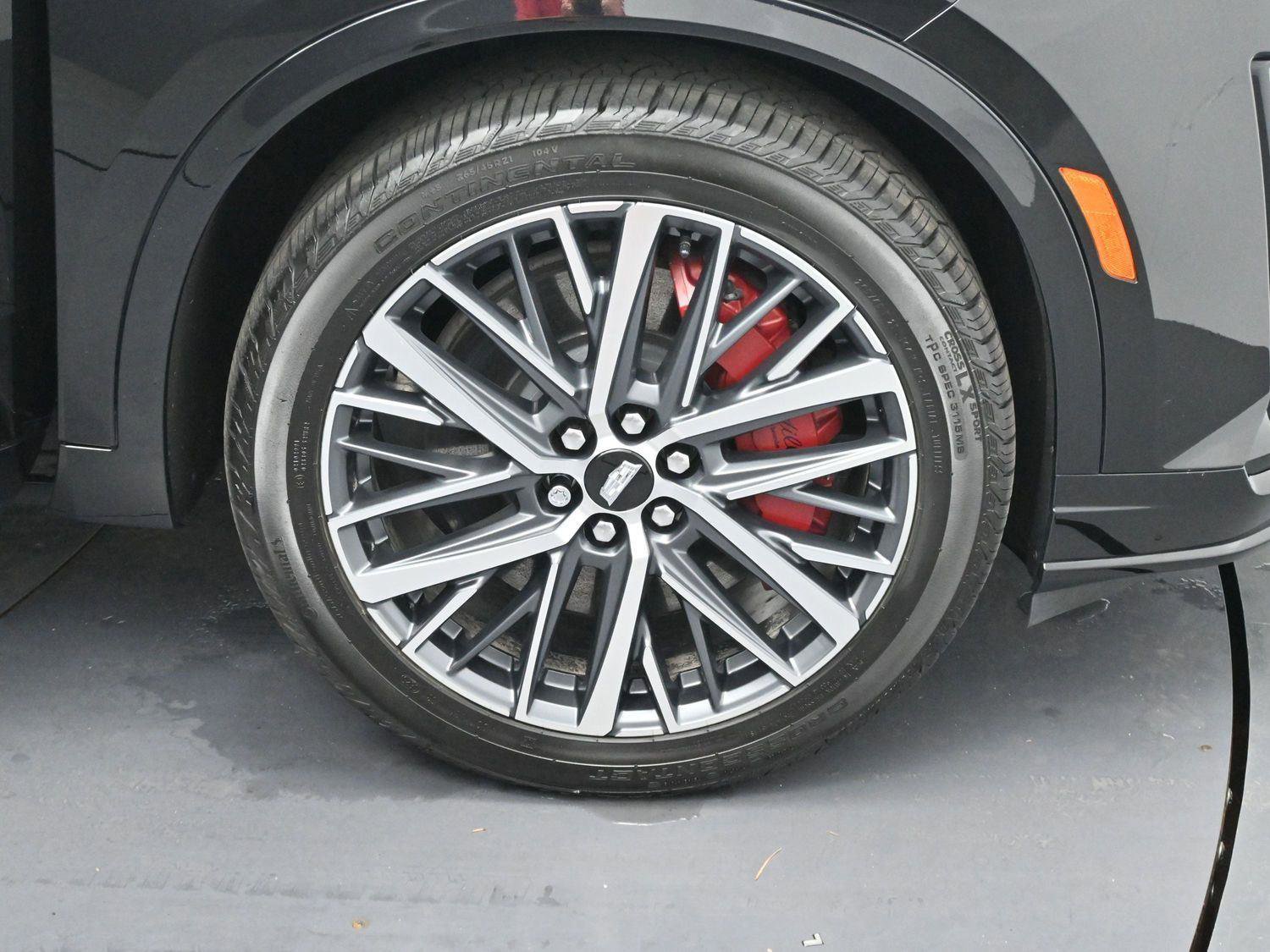 Certified 2025 Cadillac XT6 Sport w/ LPO, Floor Liner Package image 39