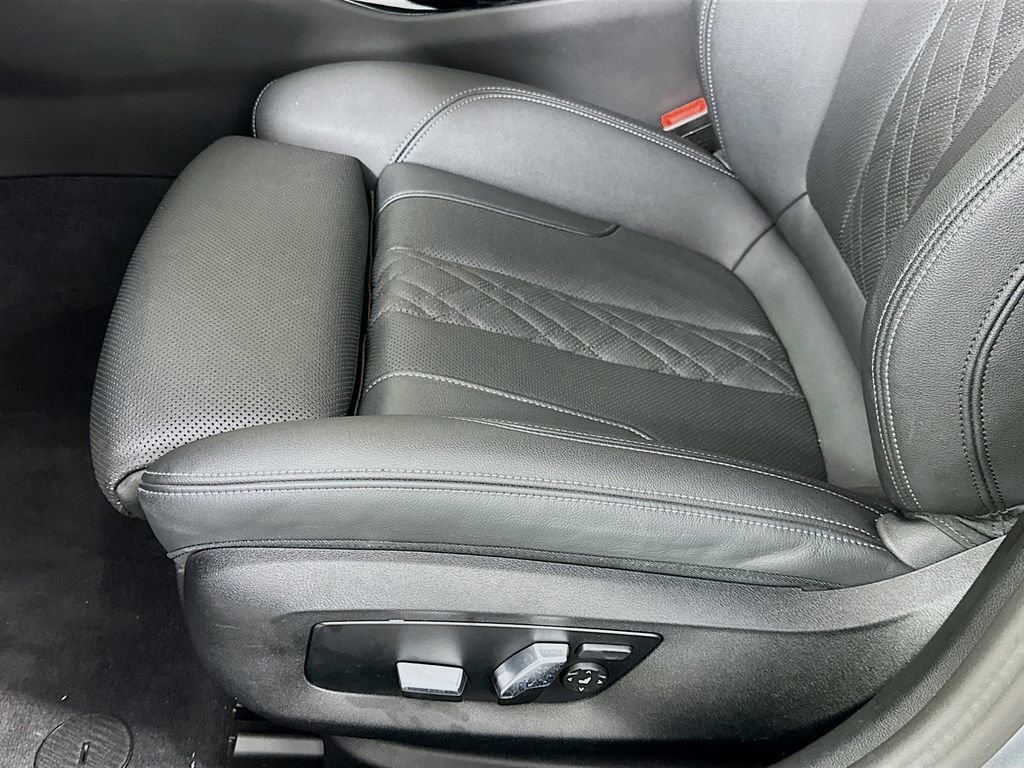 Certified 2023 BMW 540i w/ Premium Package image 20