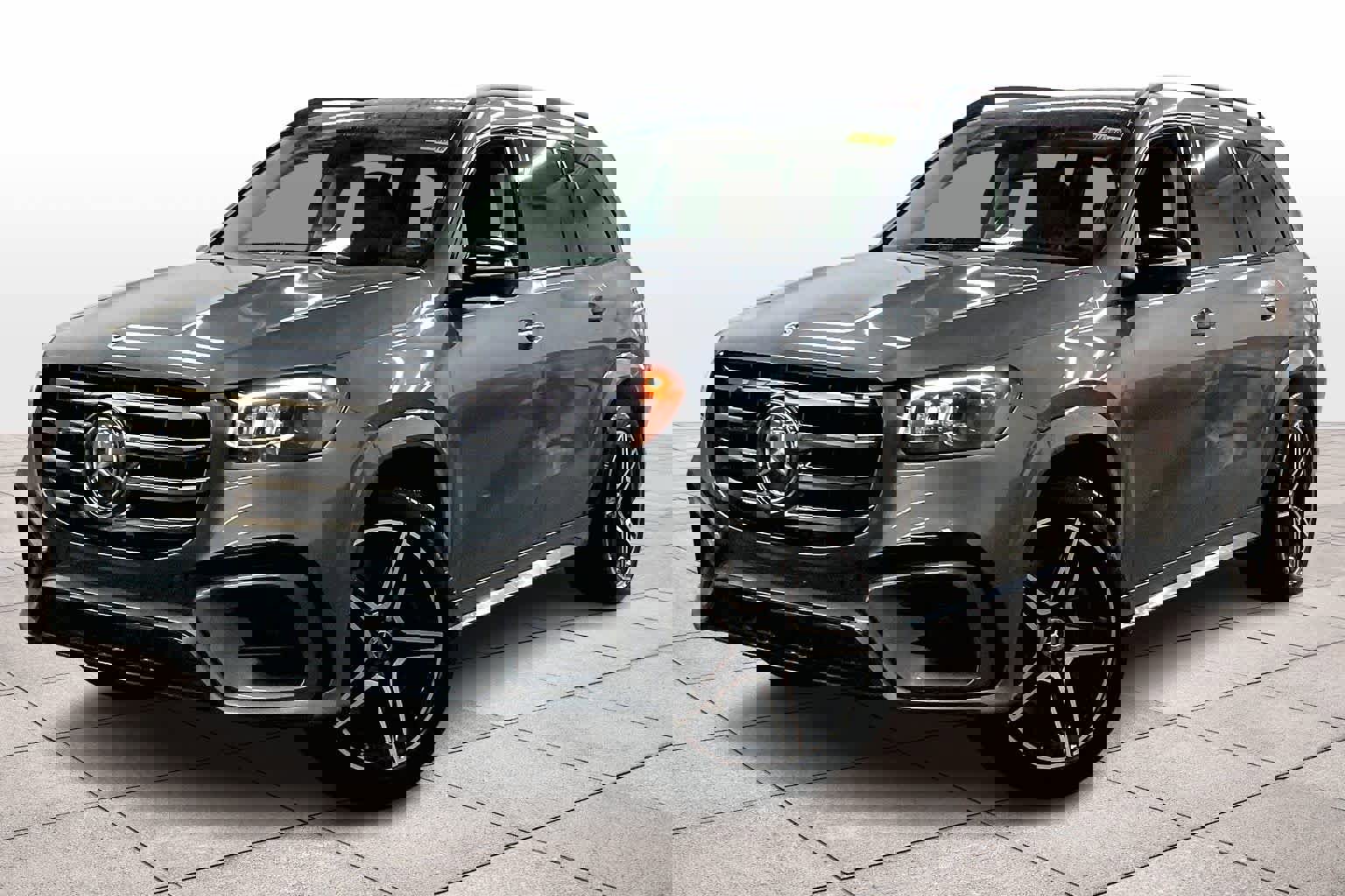 Used 2024 Mercedes-Benz GLS 450 4MATIC image 1