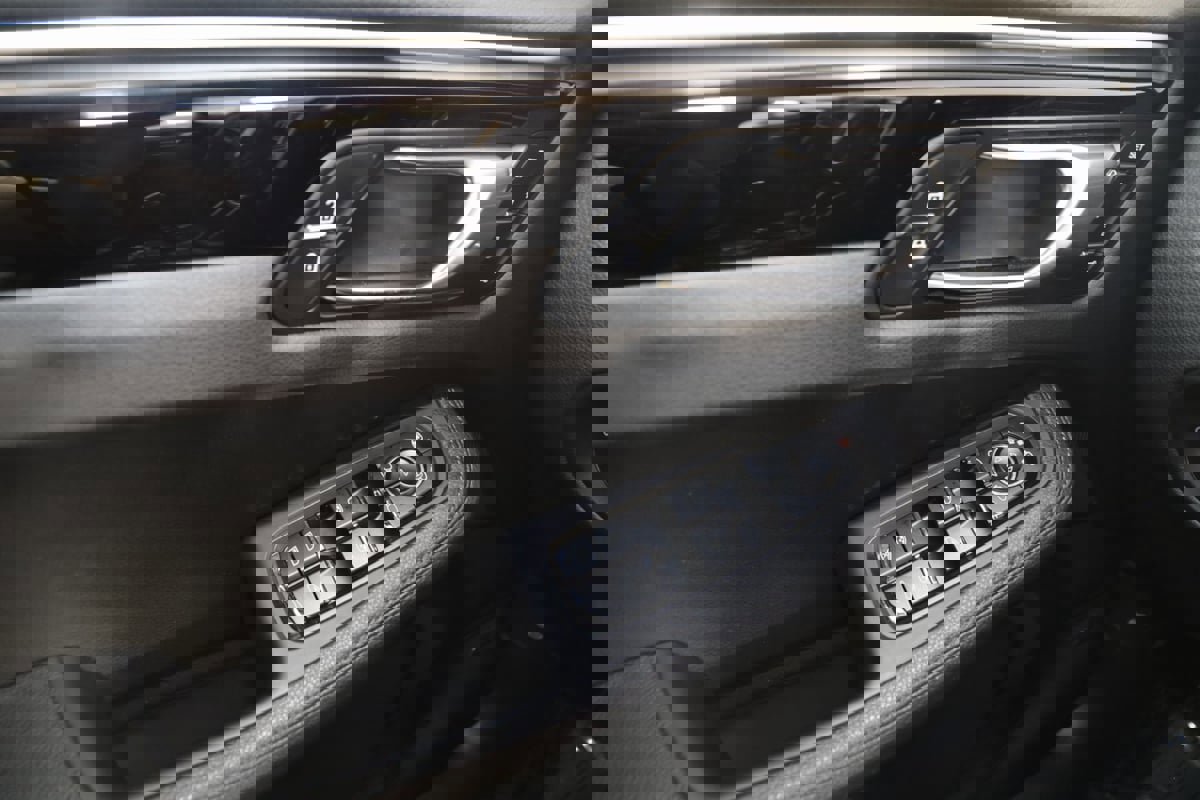 Used 2021 Porsche Macan image 38