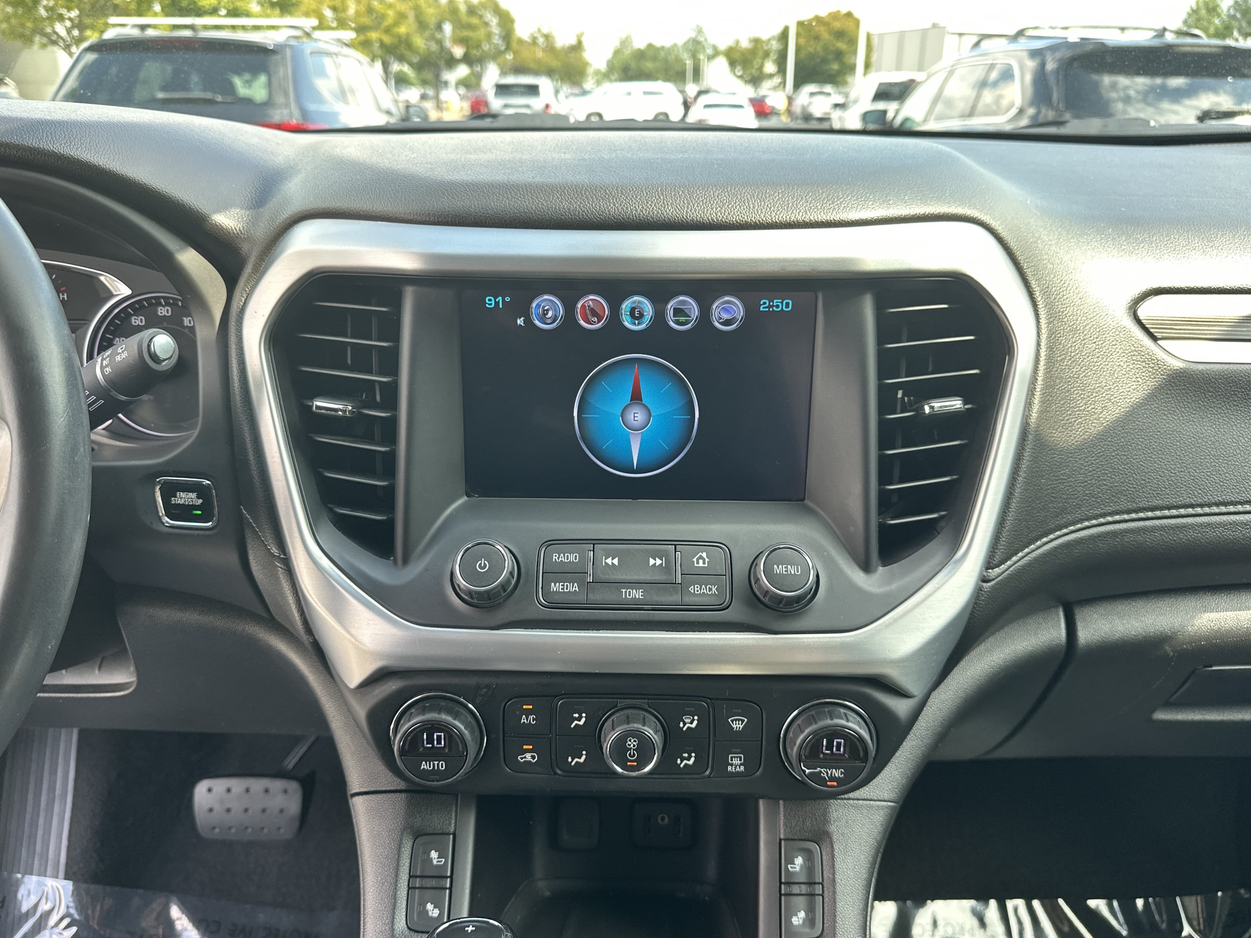 Used 2018 GMC Acadia SLT FWD image 24
