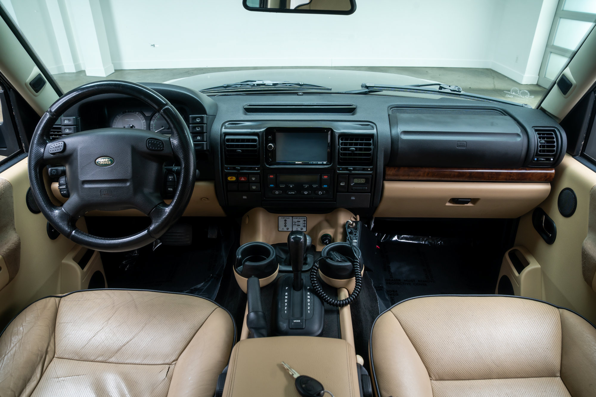 Used 2004 Land Rover Discovery SE AWD/4WD image 8