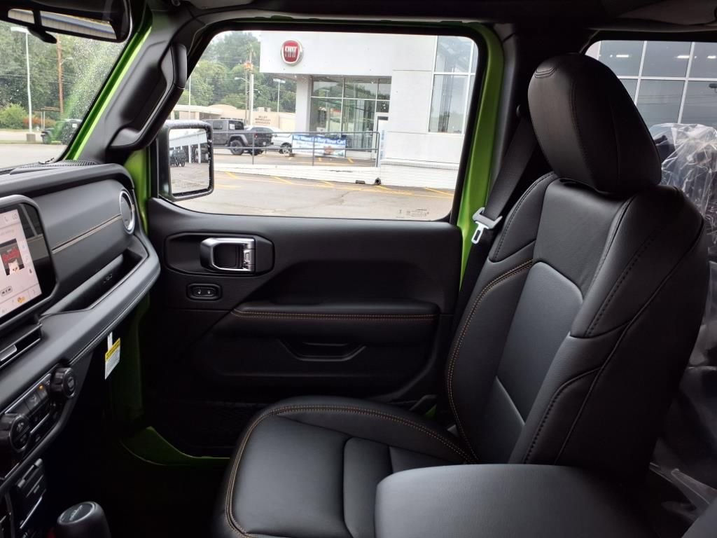 New 2025 Jeep Gladiator Sport image 17