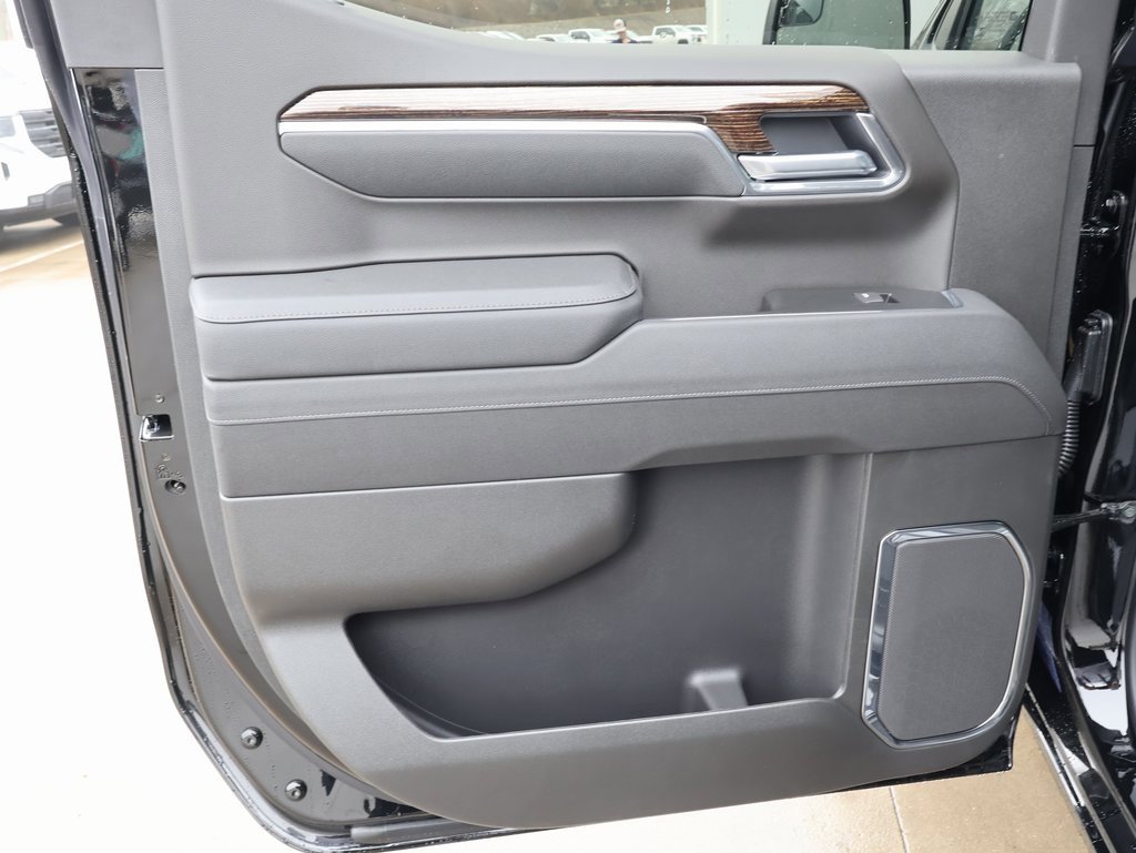 New 2026 GMC Sierra 1500 Elevation w/ LPO, Elevation Black Package image 25