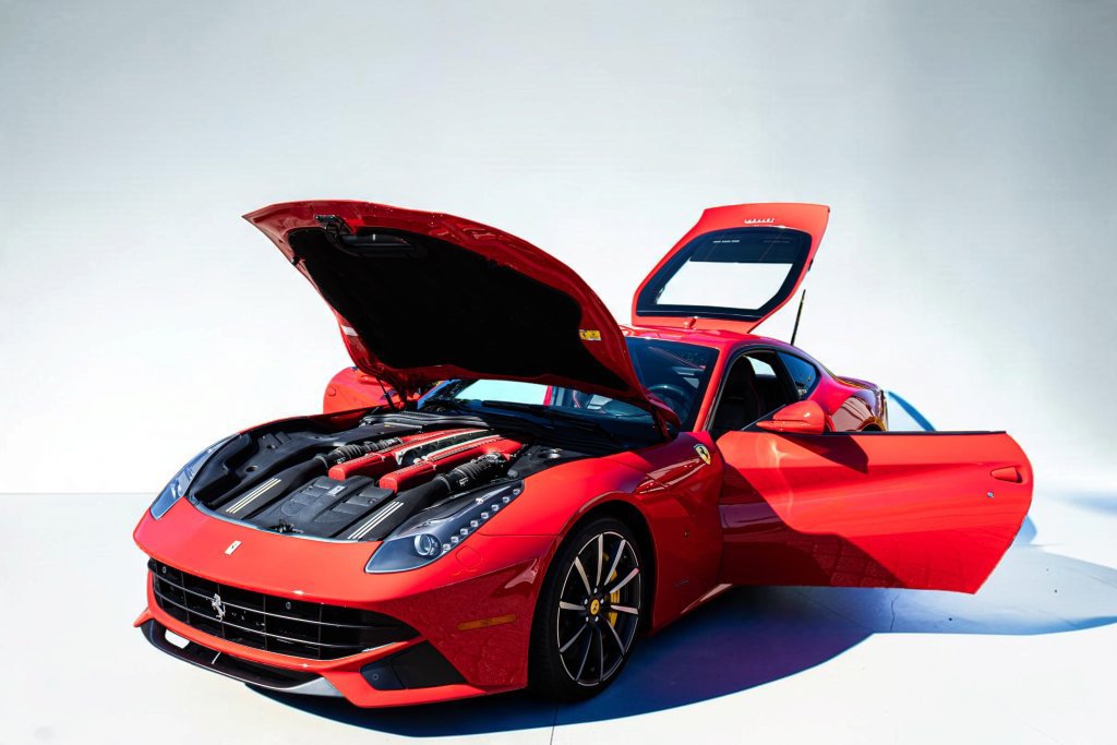 Used 2014 Ferrari F12 Berlinetta RWD image 33