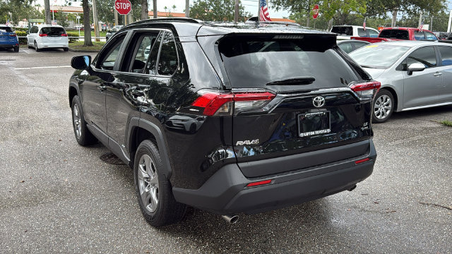 Used 2025 Toyota RAV4 LE AWD/4WD image 5