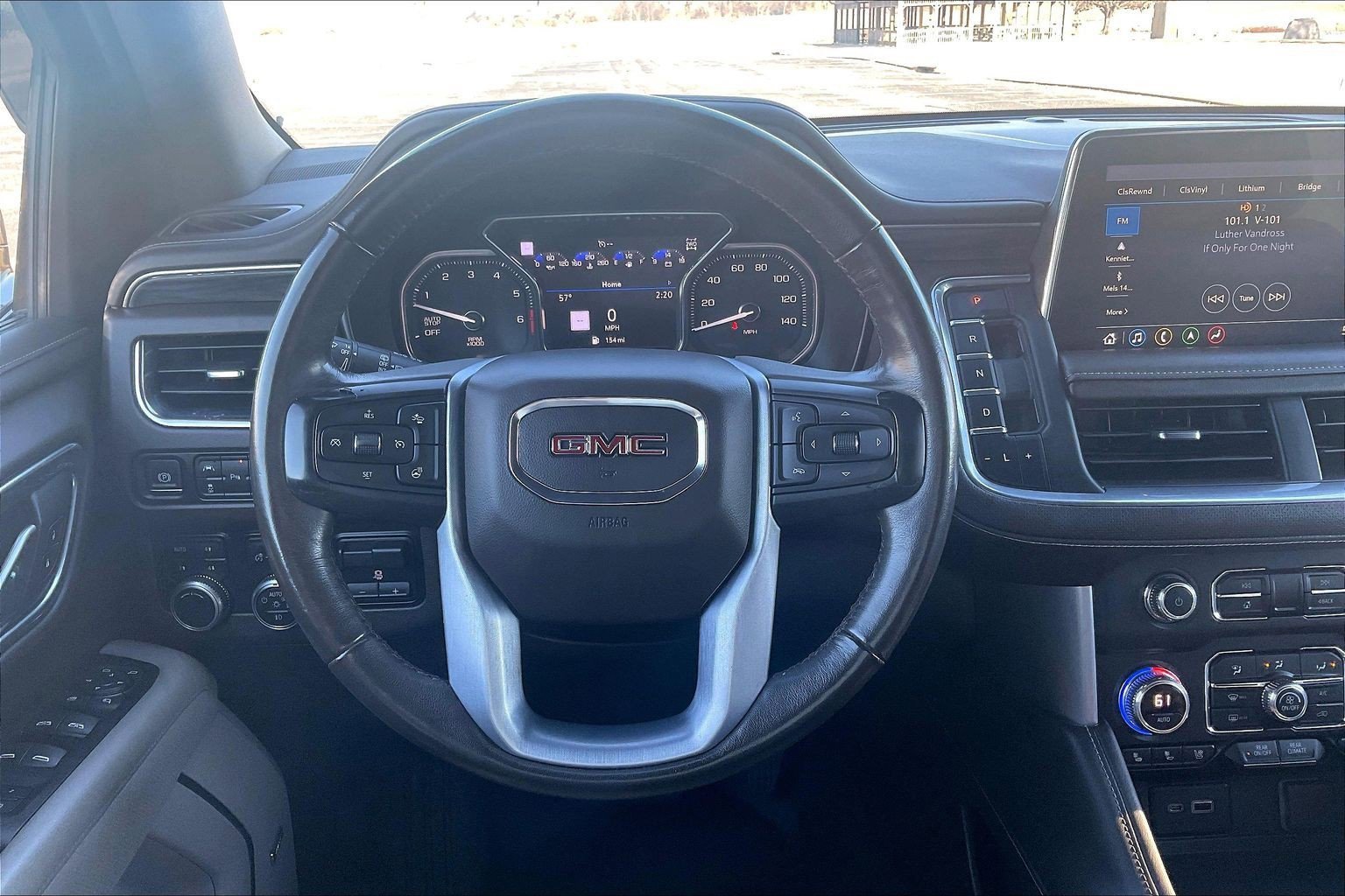 Used 2021 GMC Yukon XL SLT w/ Rear Media and Nav Package image 5