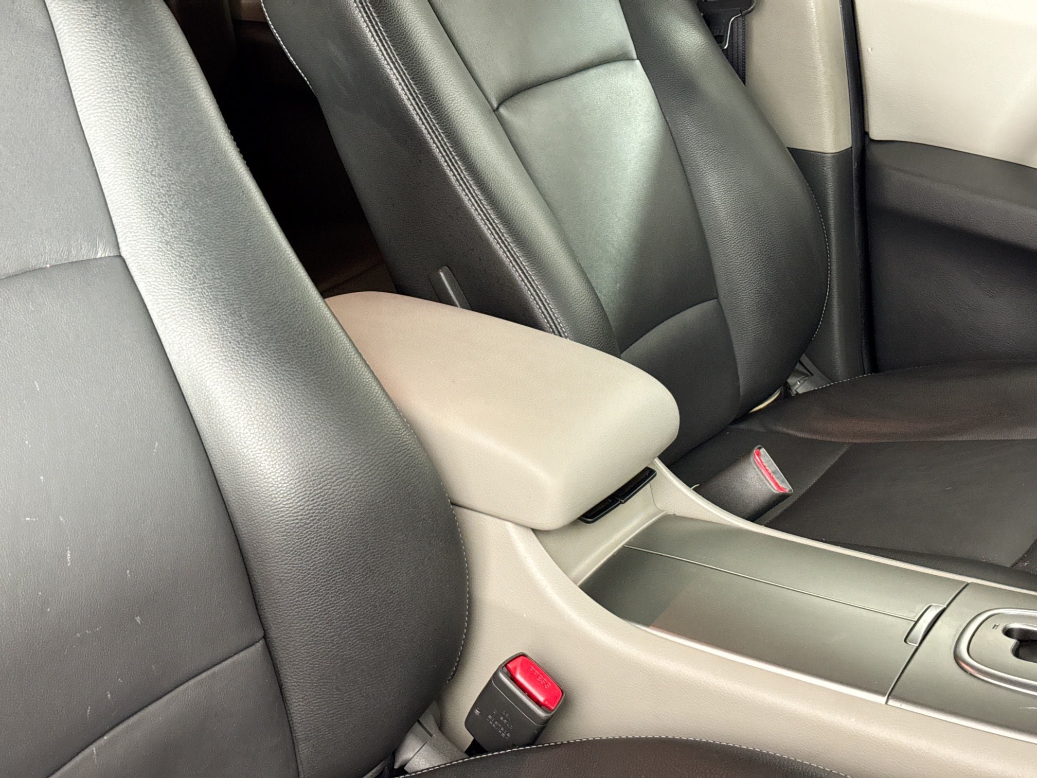 Used 2012 Subaru Tribeca Limited w/ PWR Moonroof Pkg AWD/4WD image 34