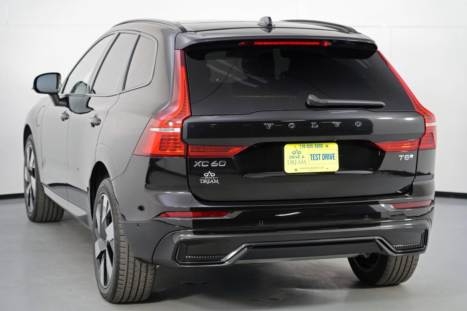 Used 2025 Volvo XC60 T8 Plus w/ Climate Package PRO AWD/4WD image 47