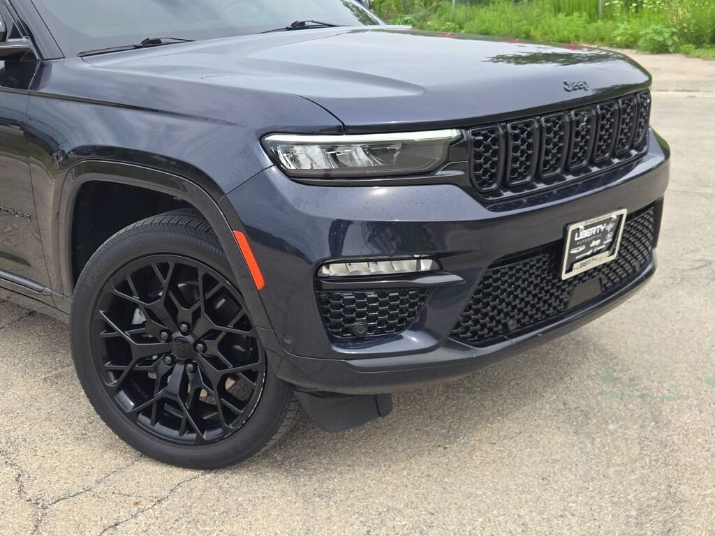 Certified 2022 Jeep Grand Cherokee Summit AWD/4WD image 4