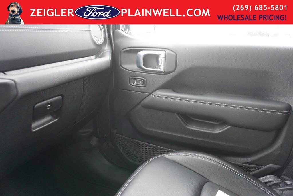 Used 2023 Jeep Wrangler Unlimited Sahara w/ Cold Weather Group image 29