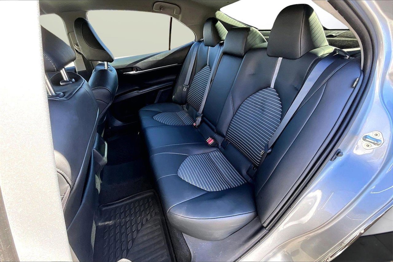 Used 2024 Toyota Camry SE image 20